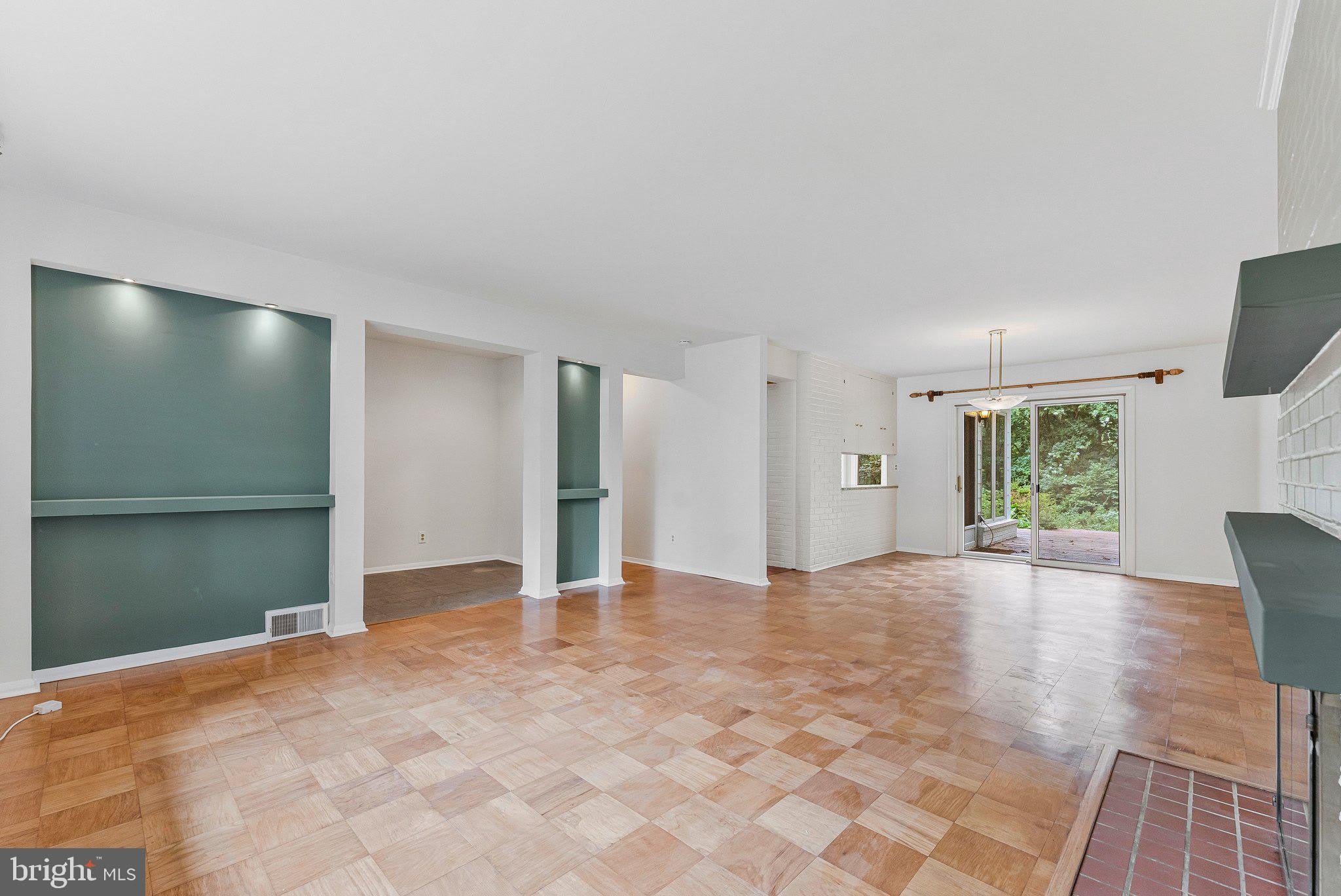 6534 JAY MILLER Drive – photo 5