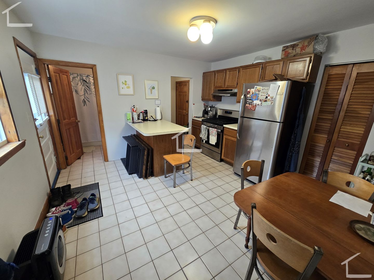 Nicely located 1 bed in Watertown available now! – photo 2