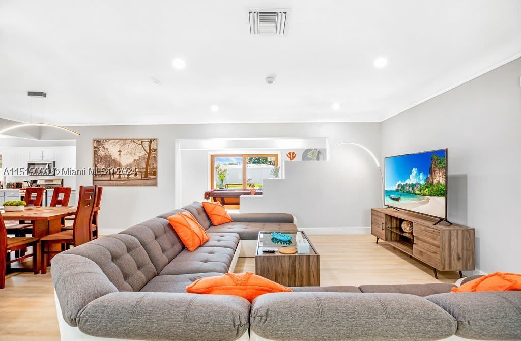 5320 Ne 16Th Ter – photo 4