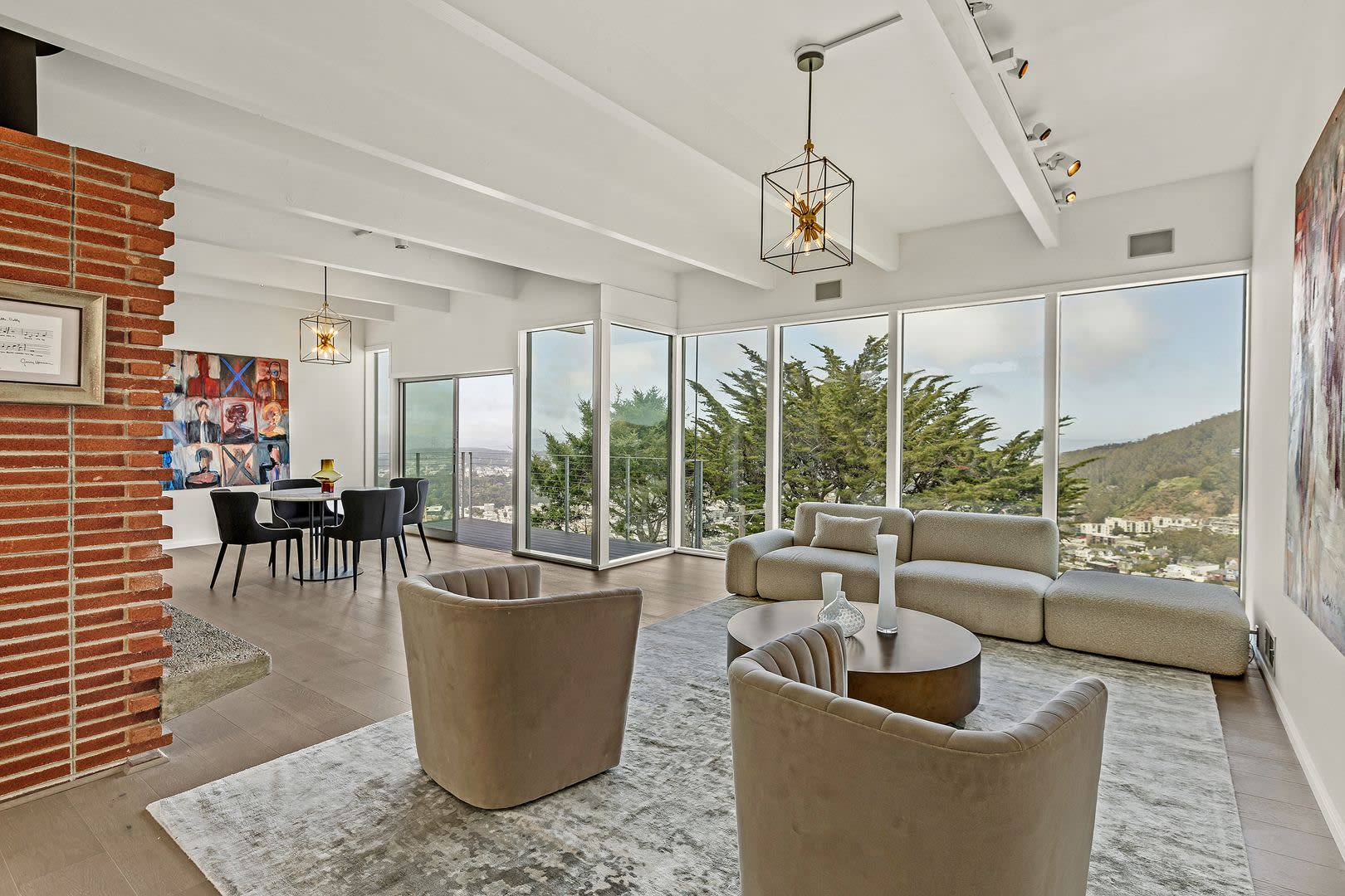 Rare Golden Gate Heights home with stunning views, 3 decks, big yard and hot tub! – photo 4