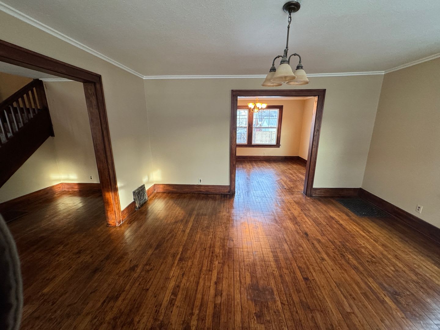 Beautiful 3-Bedroom Home with Spacious Living Area & Detached Garage – photo 4