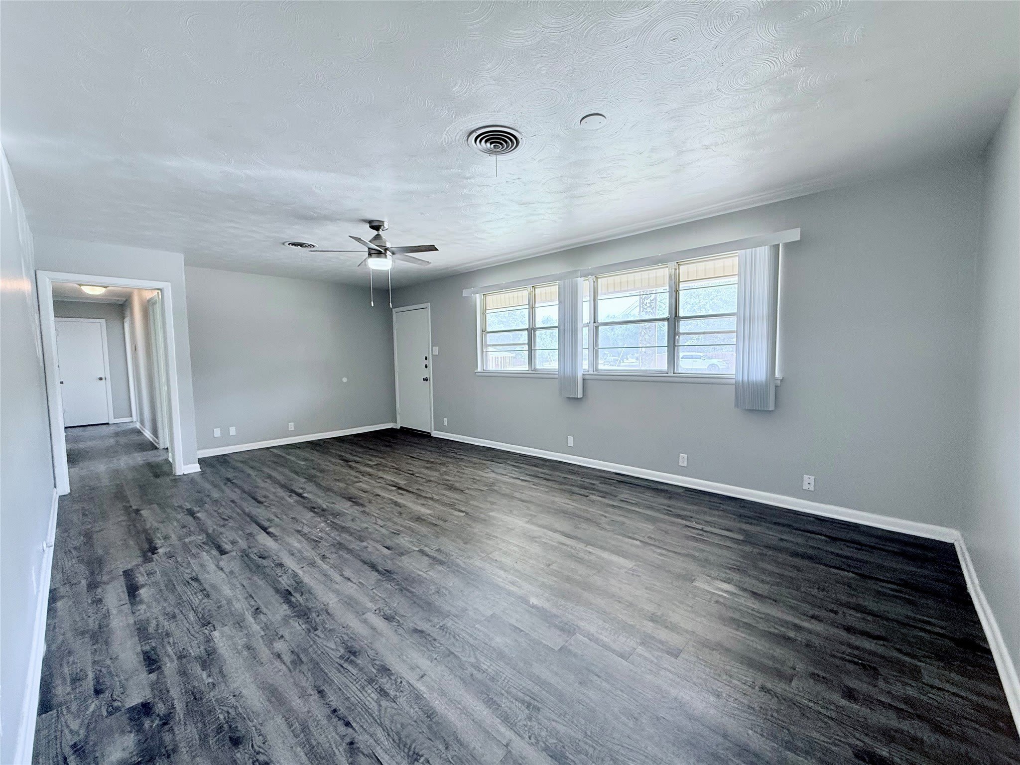 401 W Lamberth Road – photo 3