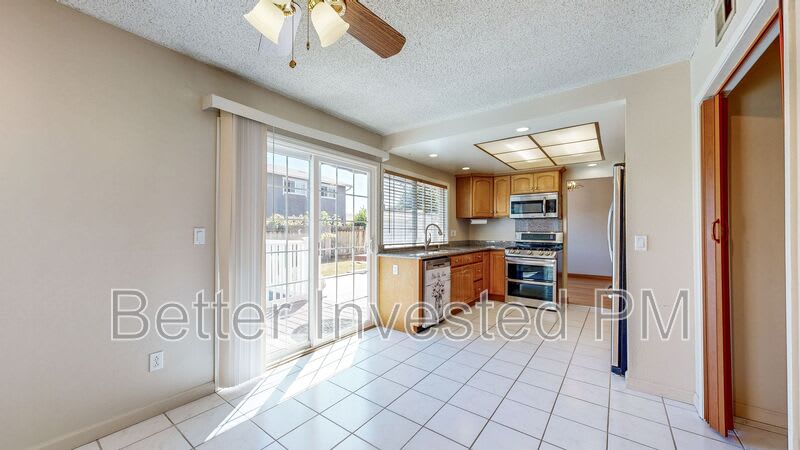 848 Sprucewood Ct – photo 4