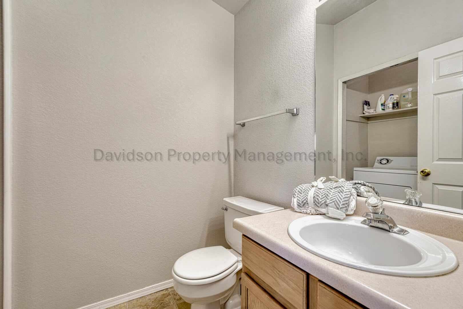 Inviting 3 Bedroom Townhouse on the West Side of Colorado Springs – photo 5