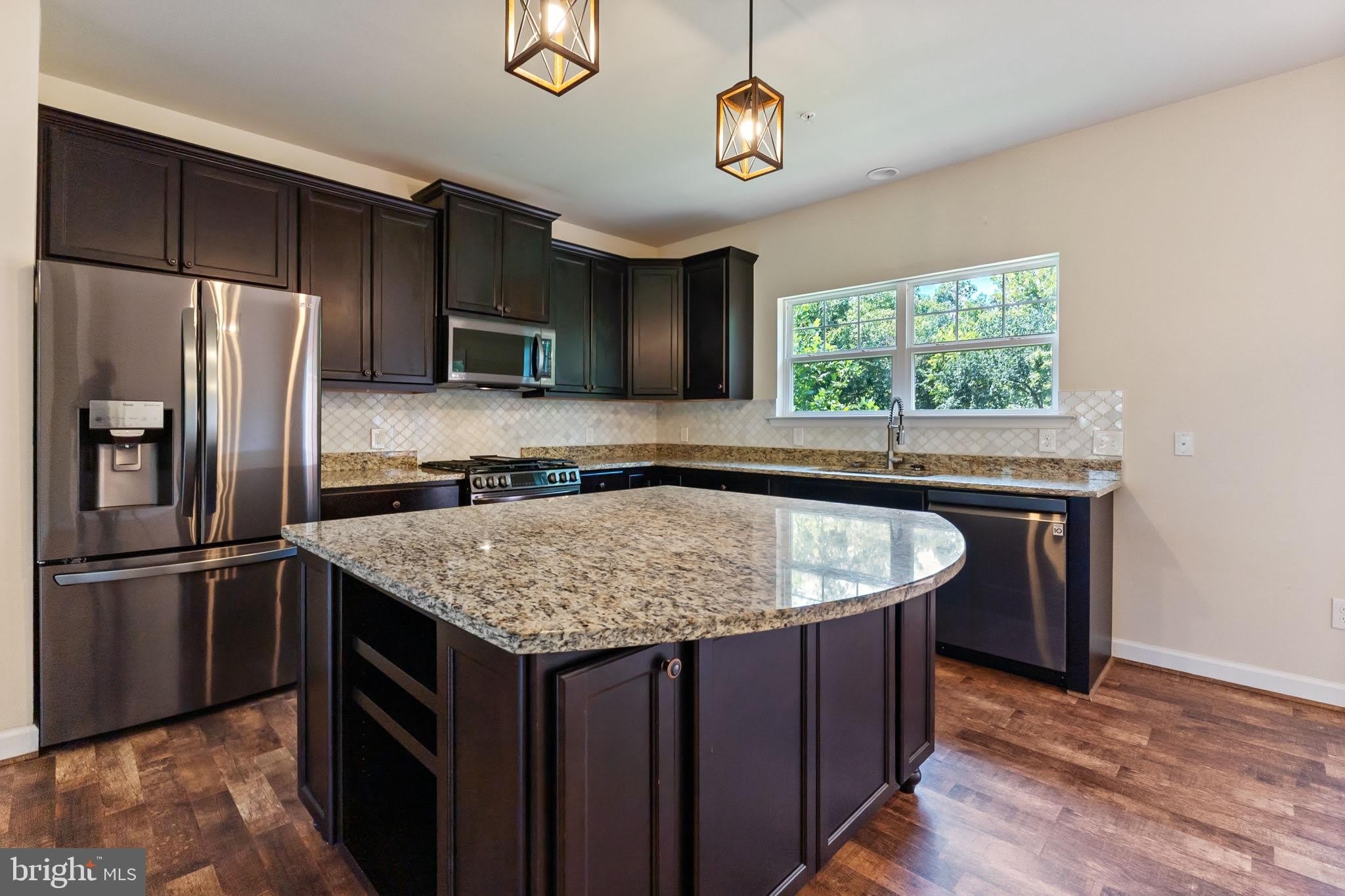 555 ENGLISH OAK Lane – photo 2