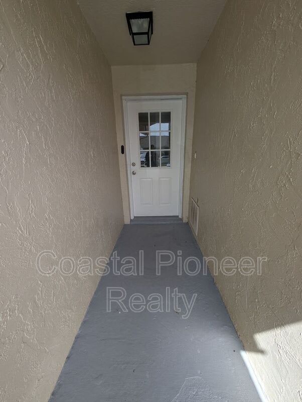 1331 Coolridge Dr – photo 2