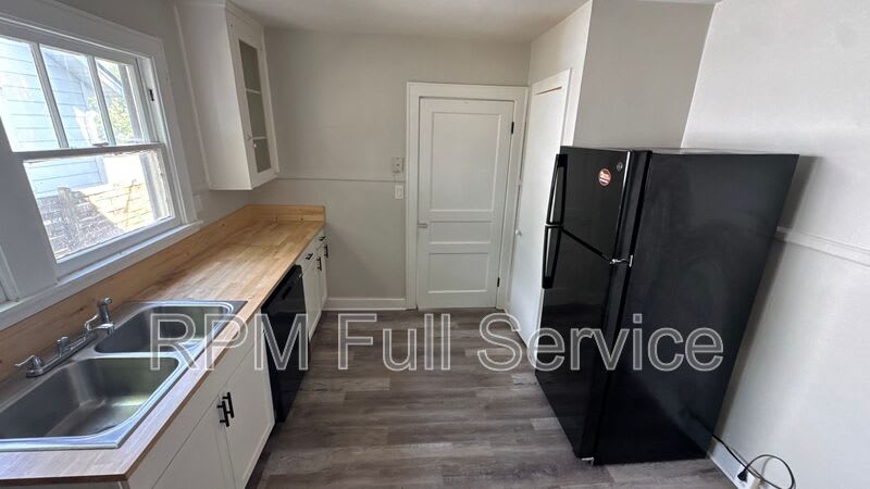 423 Maple Street – photo 3