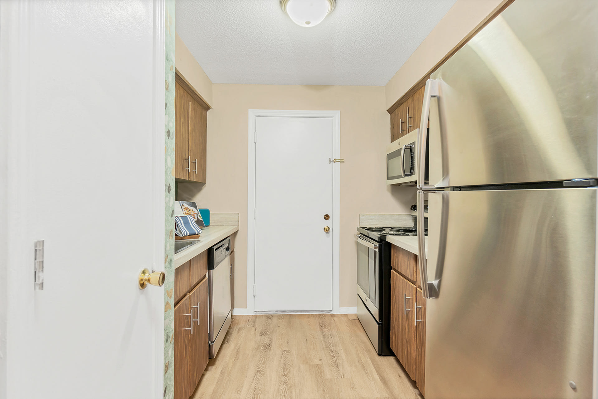 1017 Middle St – photo 4