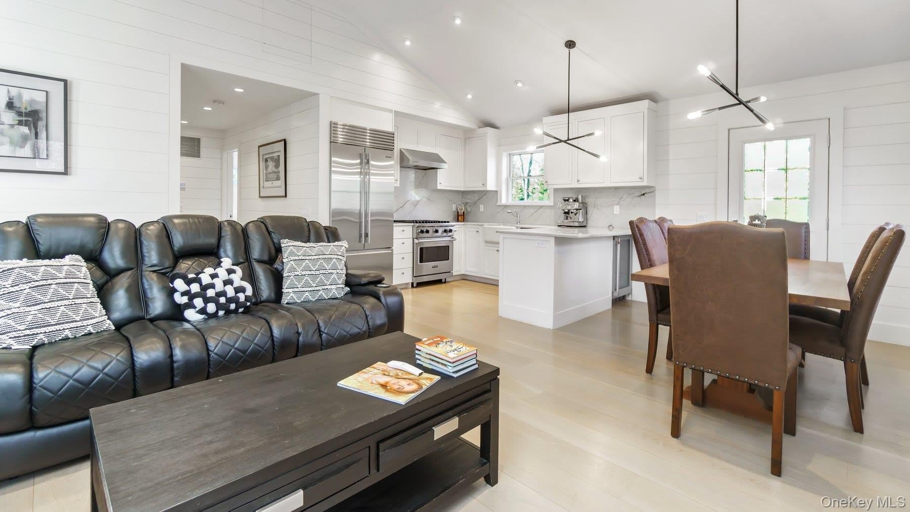 66 Crystal Drive – photo 3