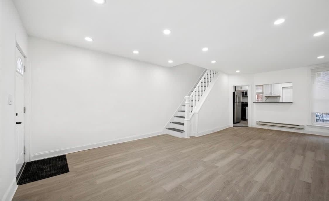 558 Herman Street – photo 4