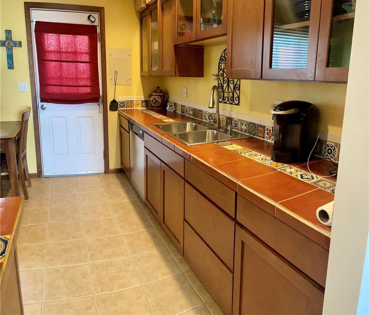 Charming, Updated Ranch Home in Established Neighborhood!! – photo 5