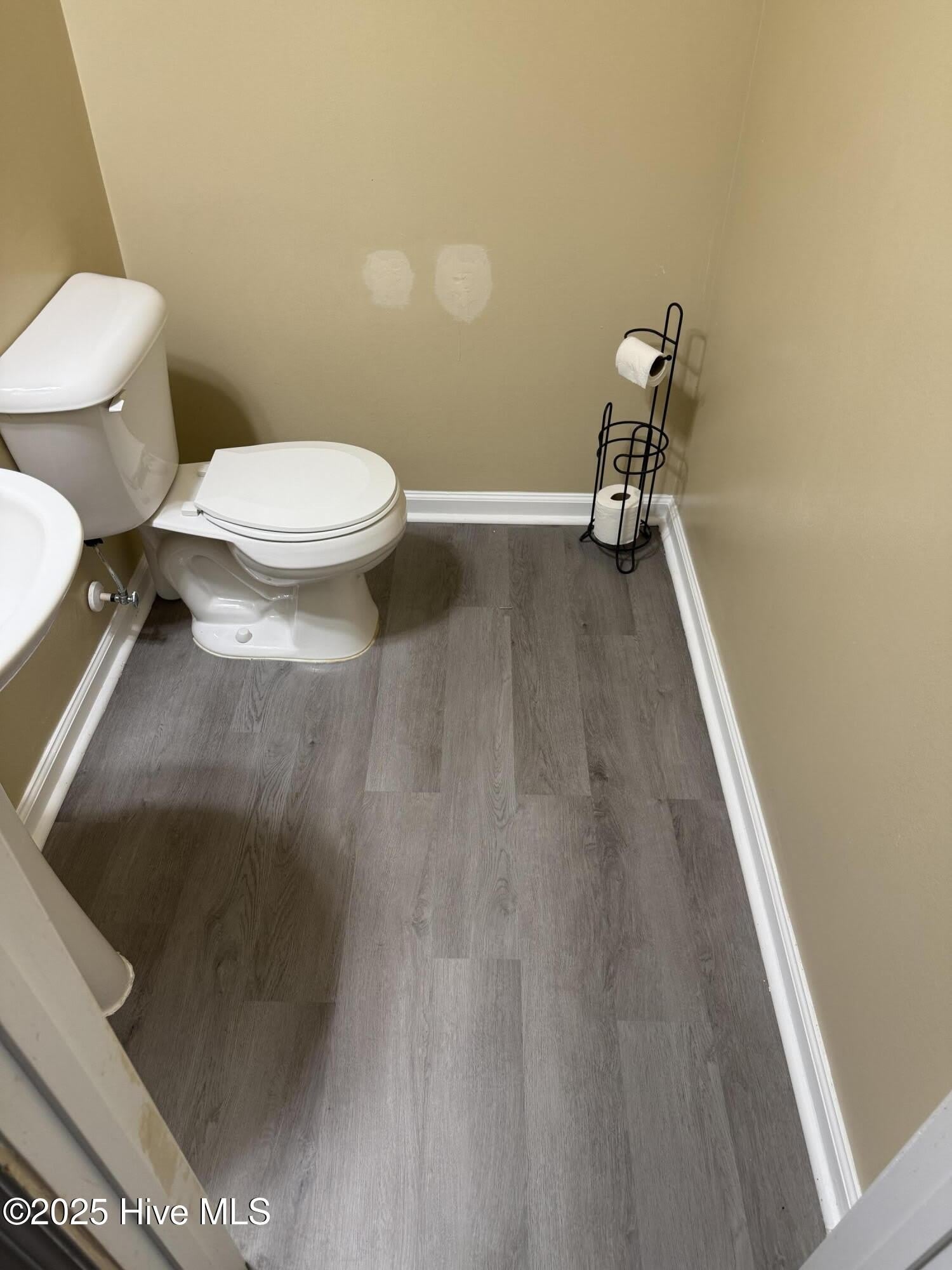 659 Roanoke Drive – photo 4