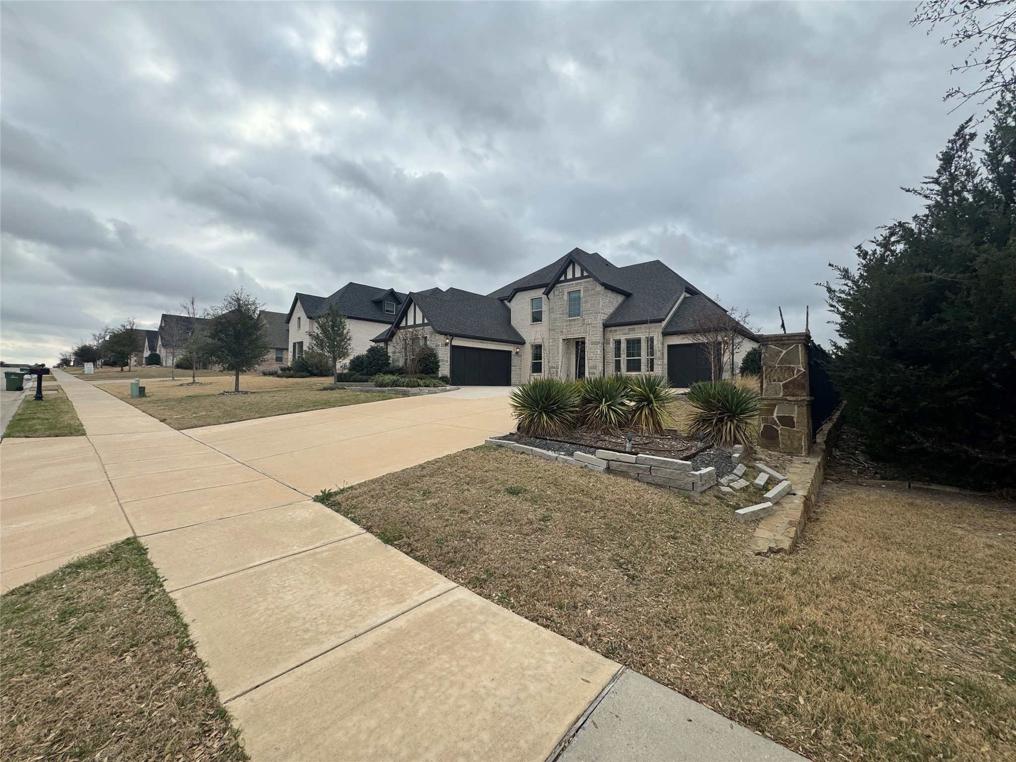 1520 Winchester Drive – photo 3