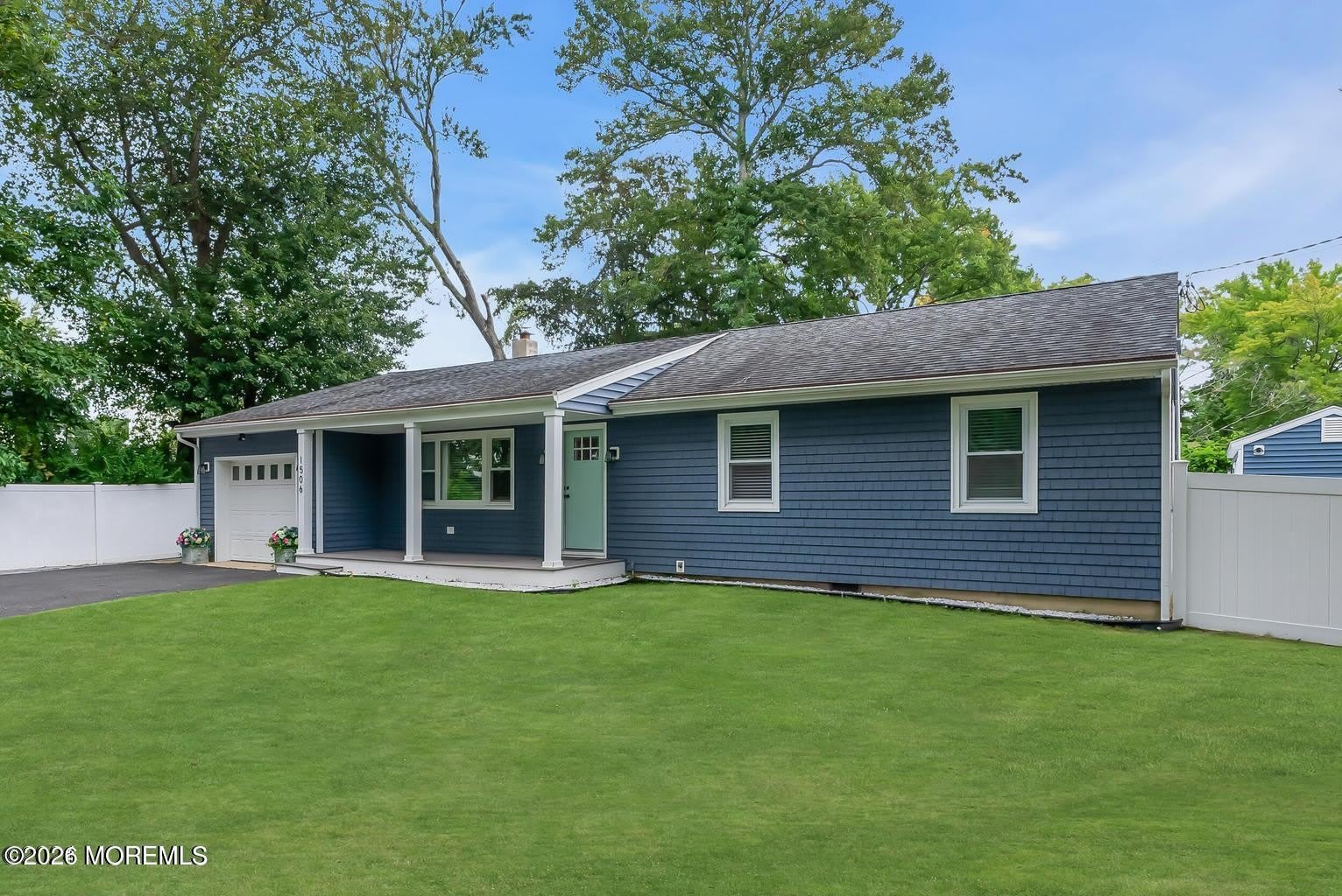 1506 Evergreen Avenue – photo 2
