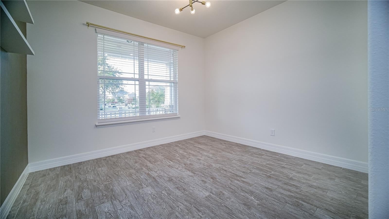 8201 CORKFIELD Avenue – photo 5