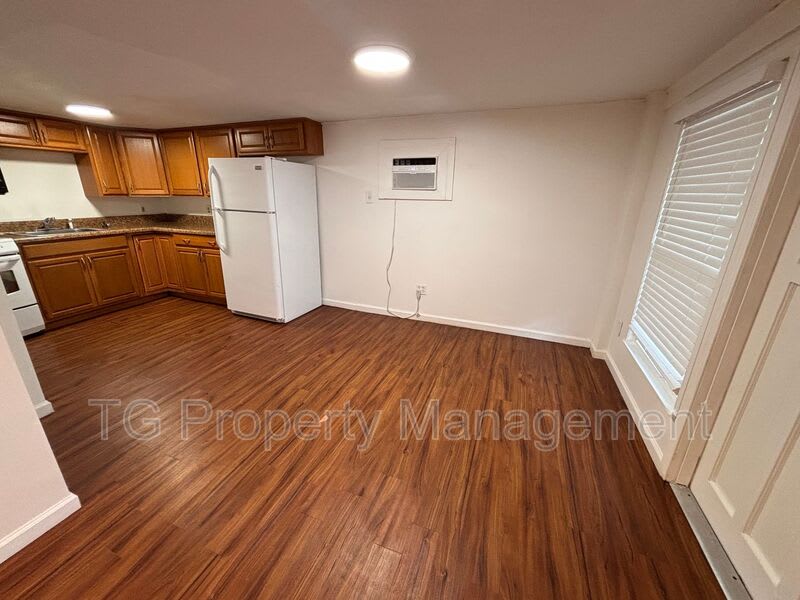 111 Cedar St – photo 5