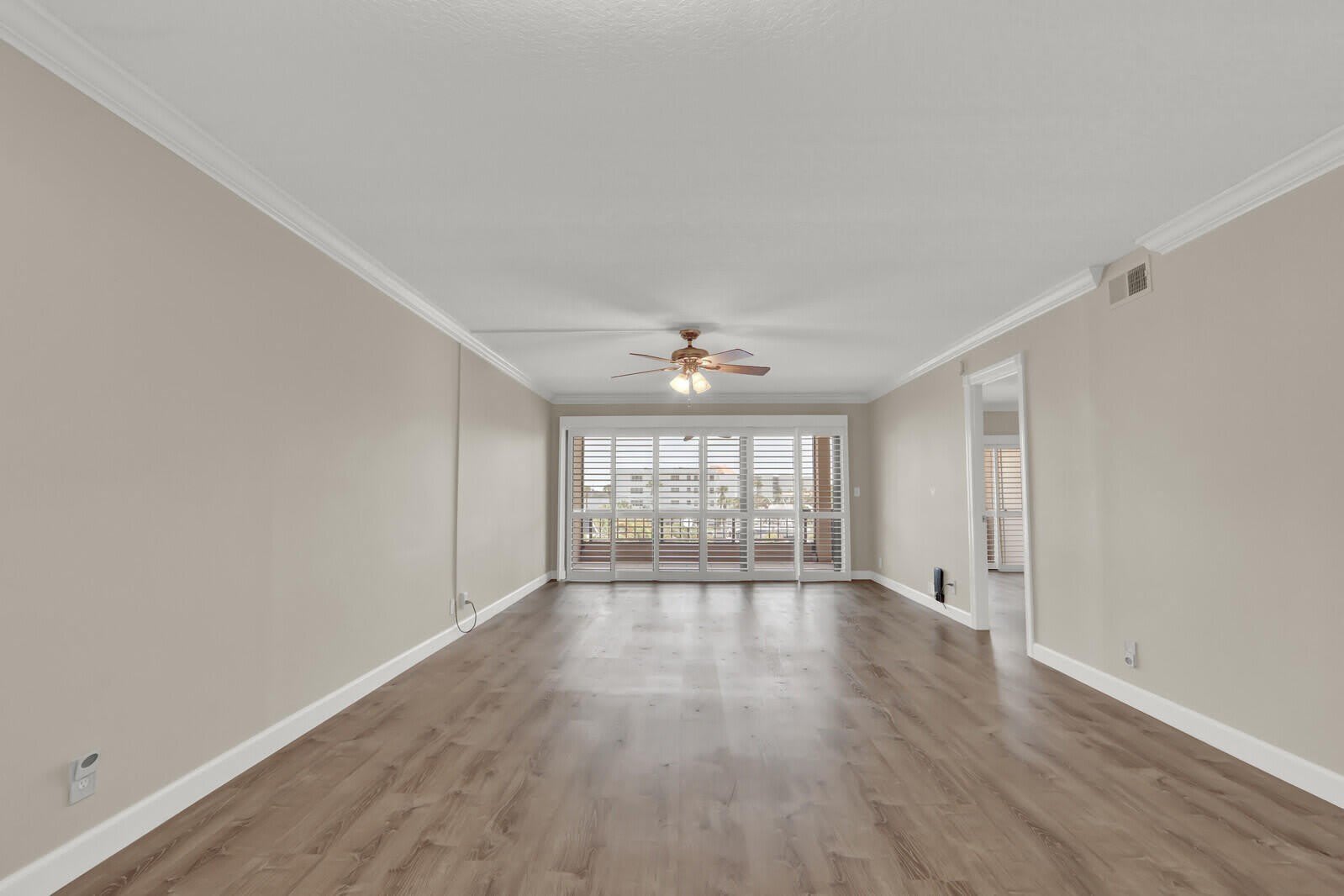 1036 Us 1 – photo 4
