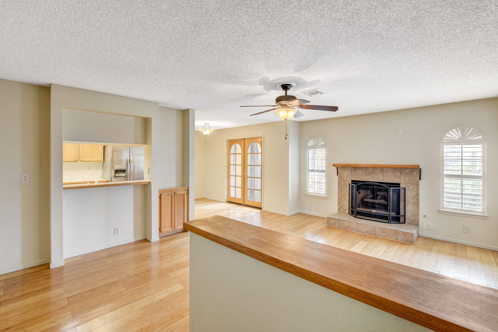 2BD 2BTH Condo w/ Fireplace & Community Pool. – photo 4