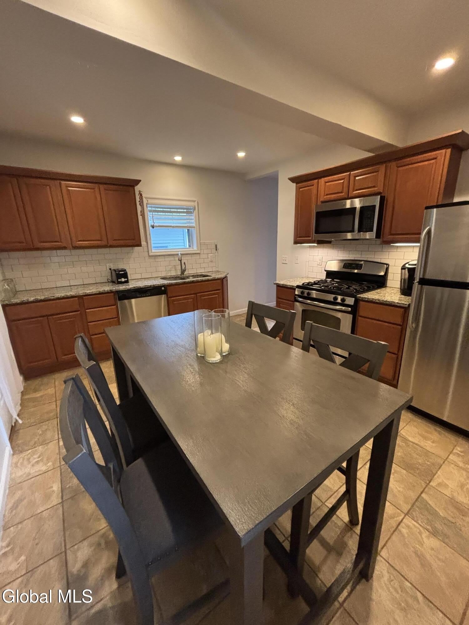 165 Lake Avenue – photo 5