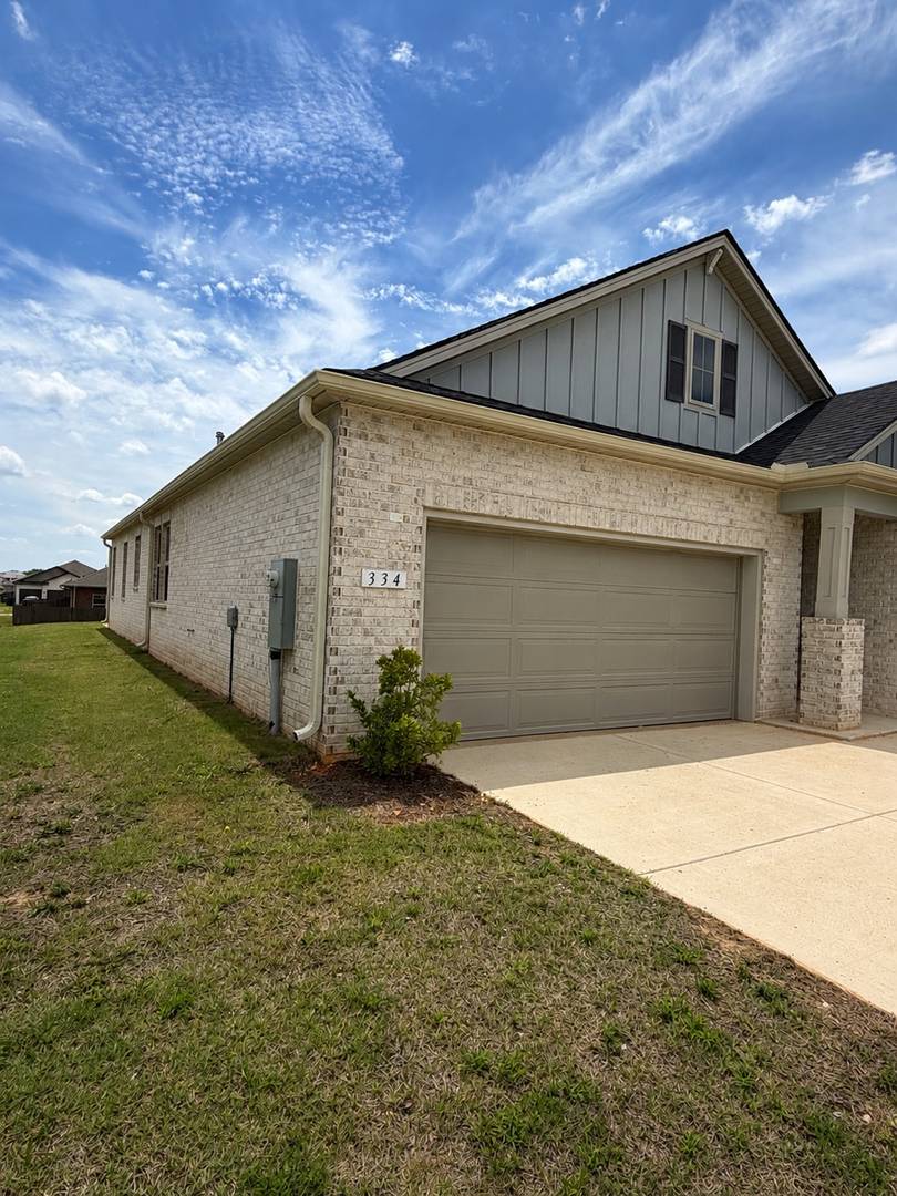 Beautiful 3 Bedroom Home In Grand Hollow With Resort Style Amenities – photo 2