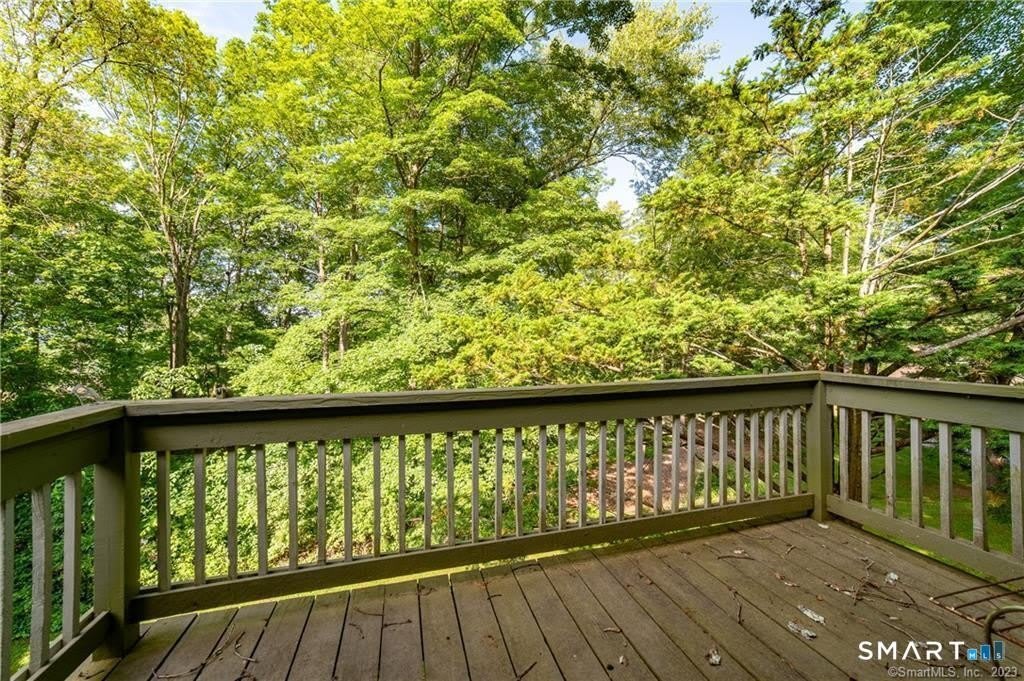140 Woodvale Drive – photo 5