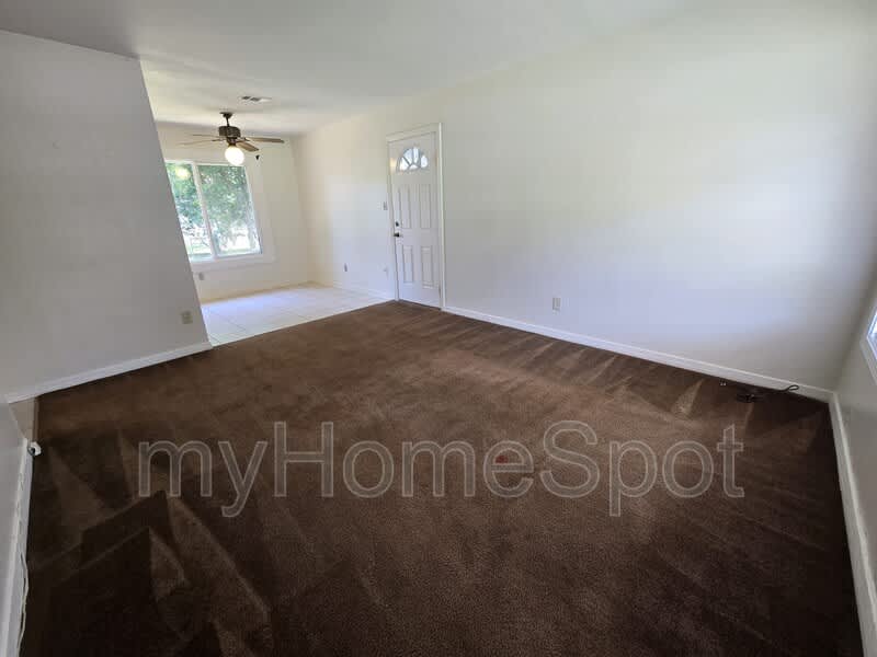 916 Twinbrook Ave – photo 2