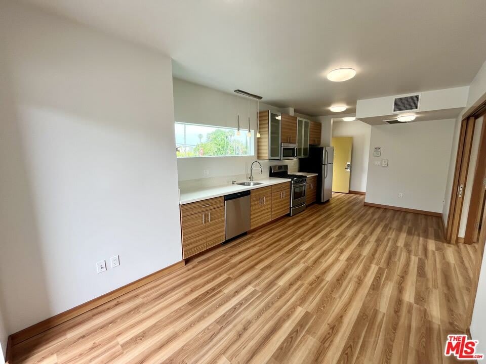 505 N San Vicente Blvd – photo 3