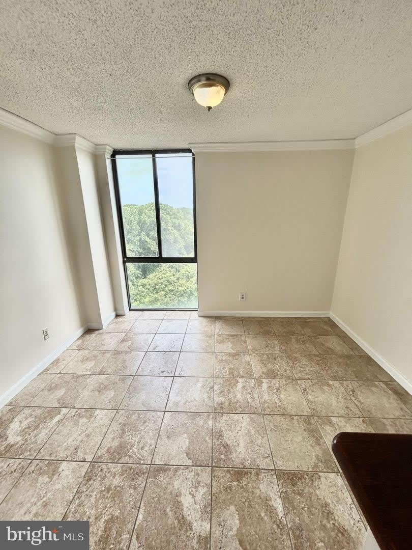 2311 Pimmit Dr 1205 – photo 4