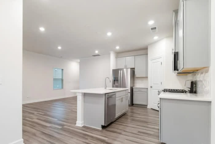 422 Nixon Road – photo 4