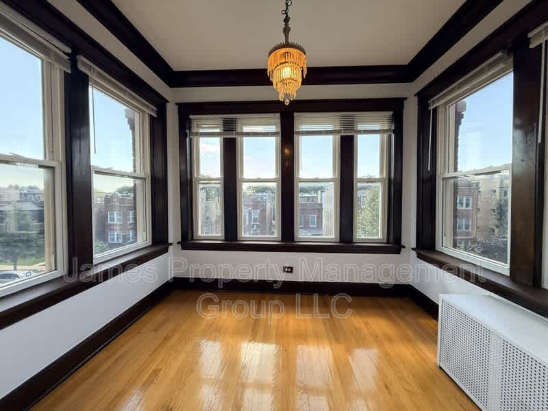 2736 W Giddings St – photo 4
