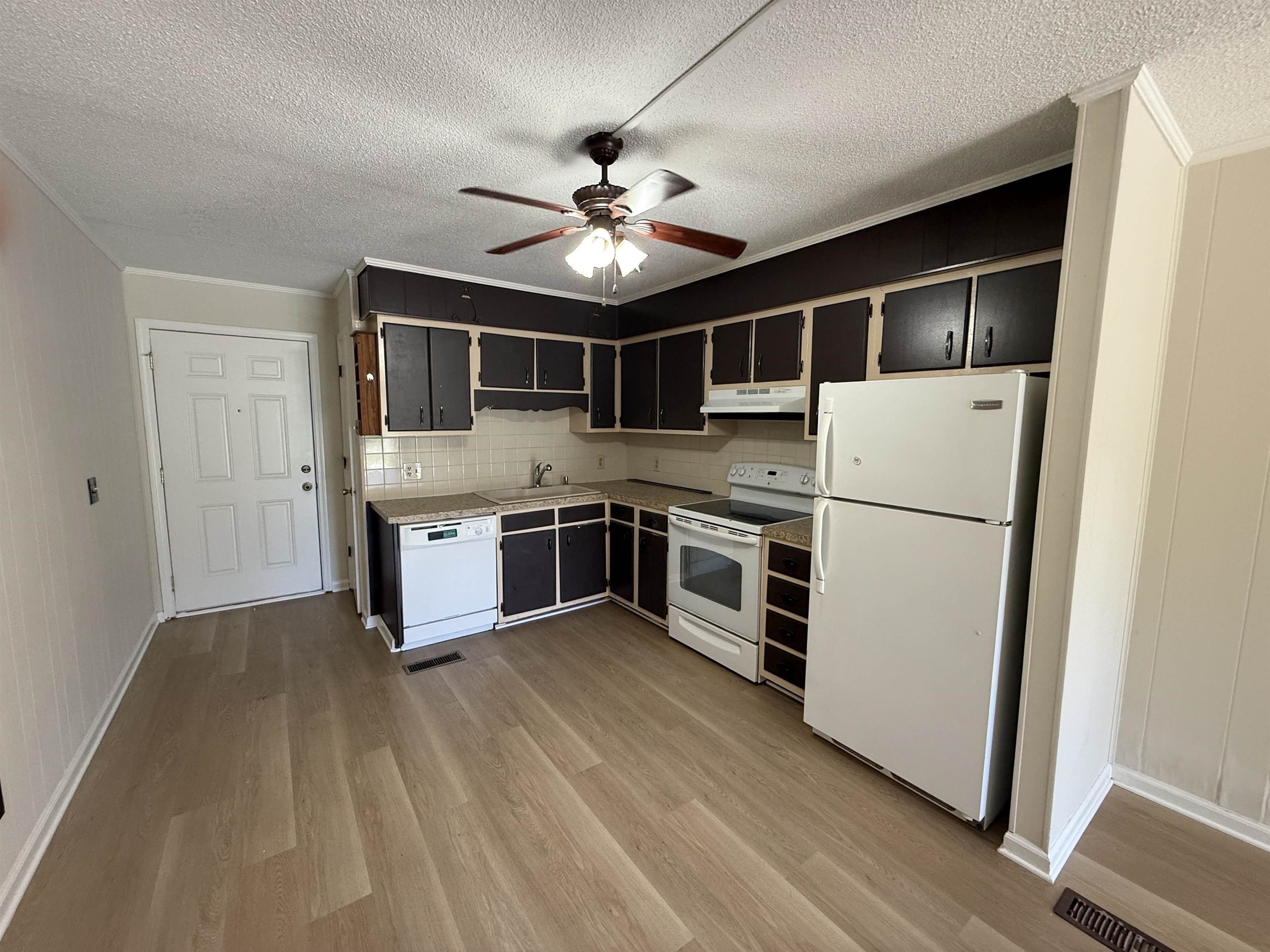 4067 Fairway Dr. – photo 3