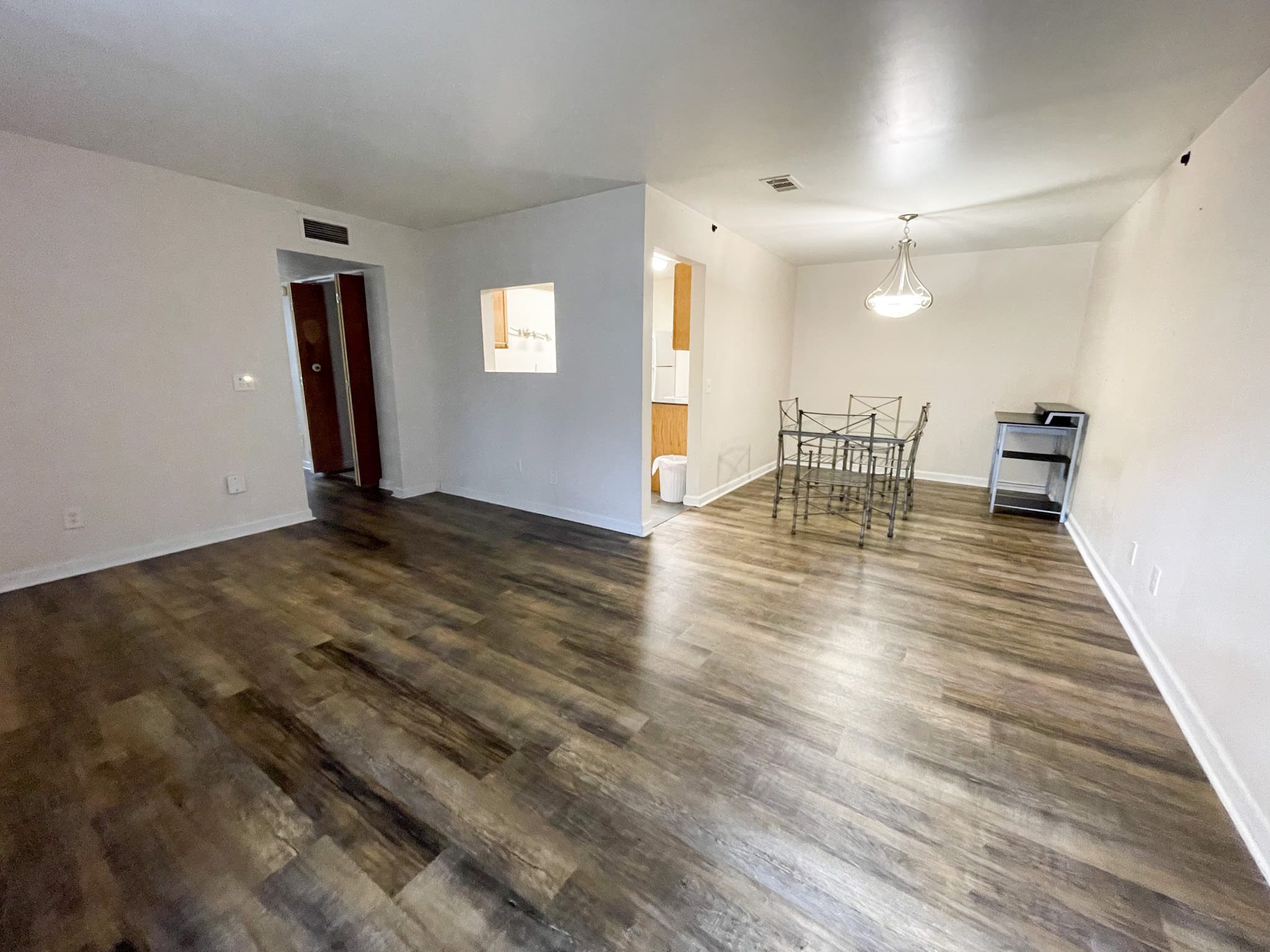 425 Cambout St – photo 2