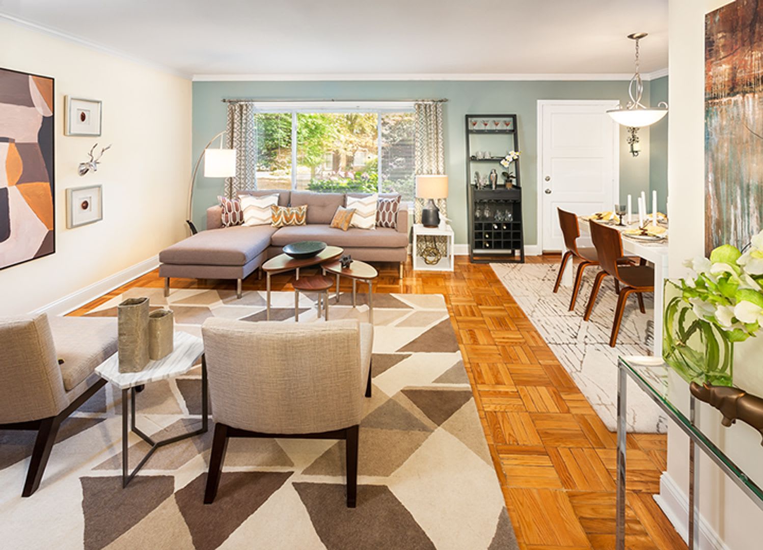 Charming 1 Bedroom-No Broker Fee – photo 2