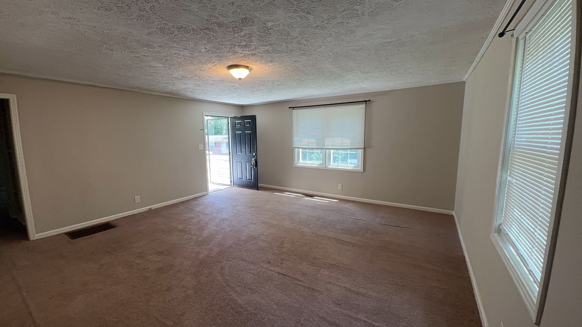 1095 Foster Circle – photo 4