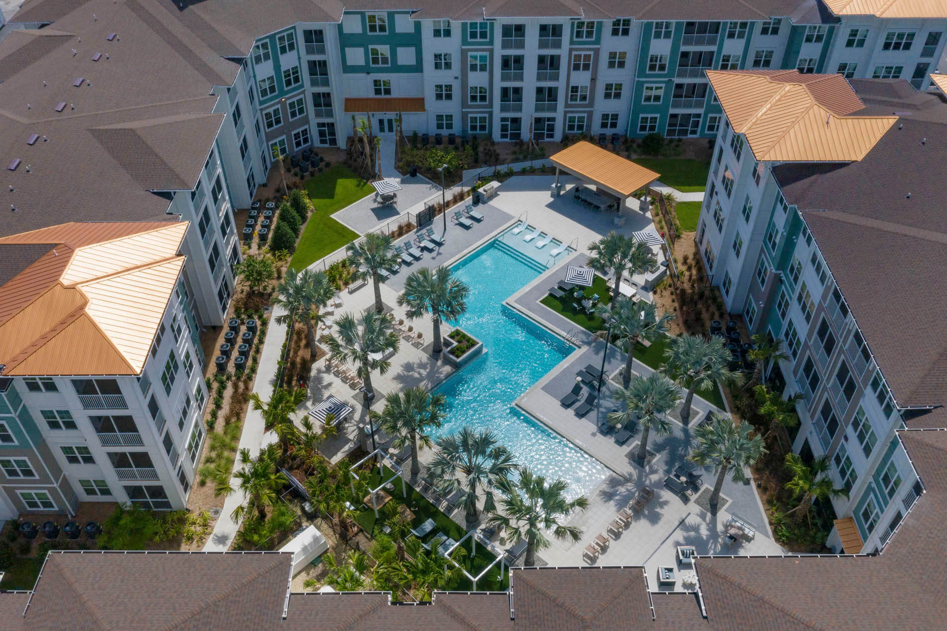 Essex Luxe Apartments – photo 2