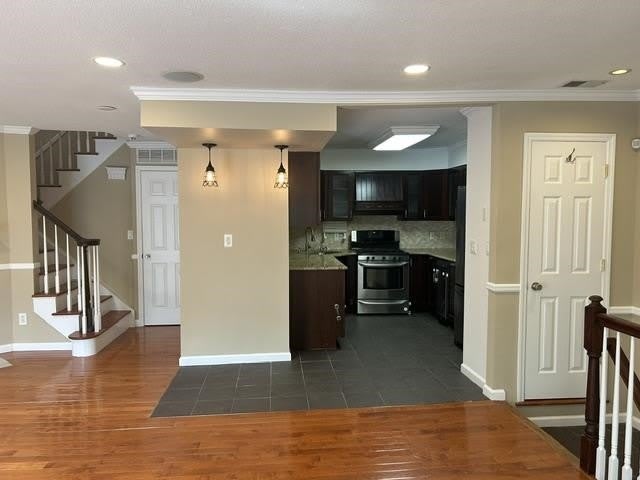 28 JUNIPER ST – photo 4
