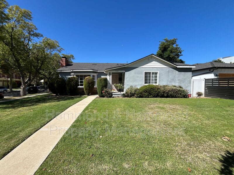 15483 Dickens St. – photo 3