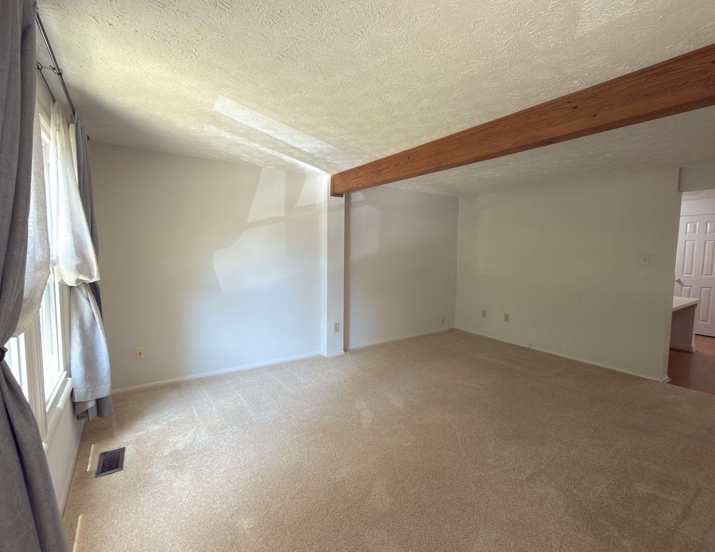 3 Bed 4 Bath Townhome for Rent in Fairfax, VA! – photo 4