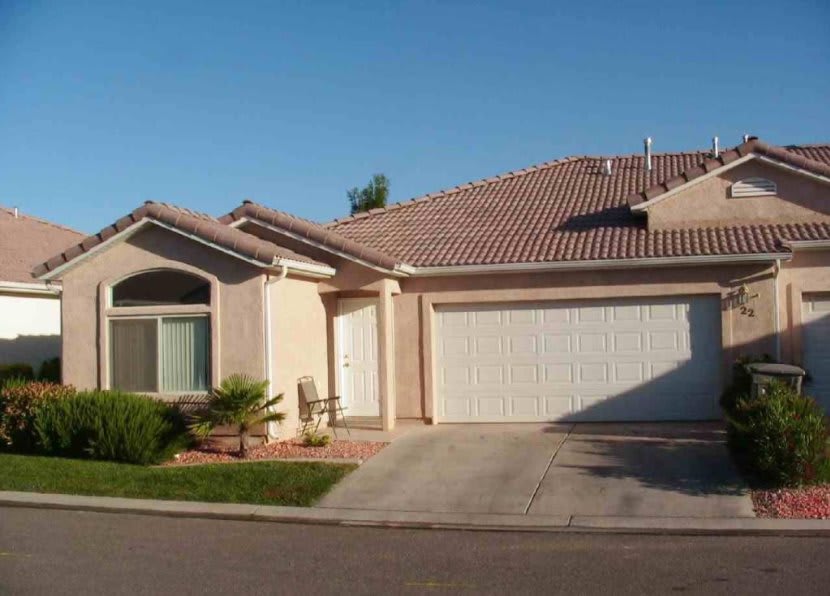 Available 10 10 26 Great 3 Bedroom Town Home For Rent – photo 1