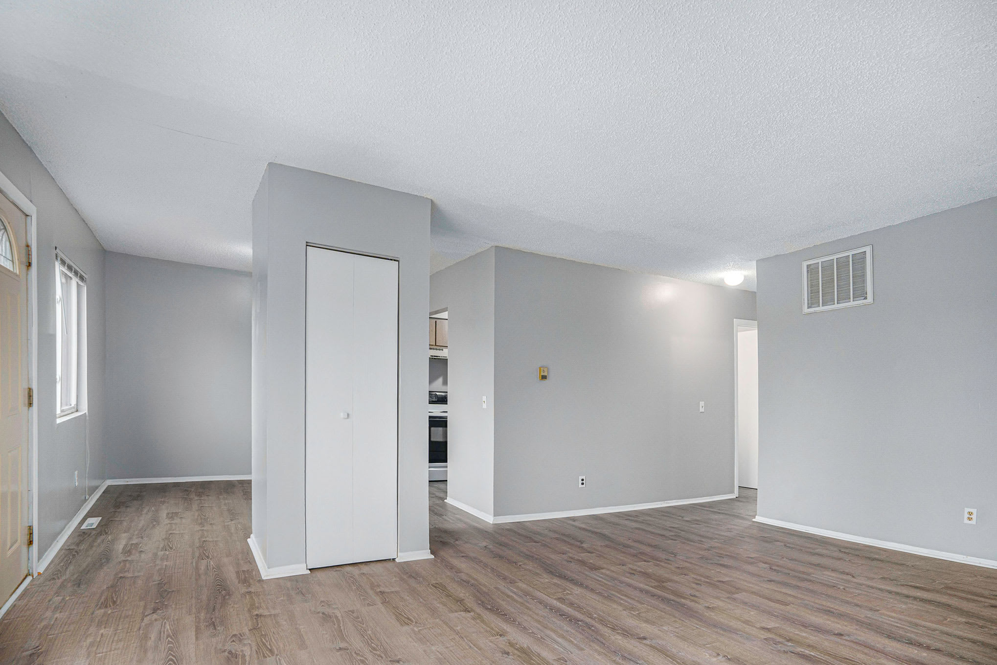 5955 Briarcliff Lane – photo 2
