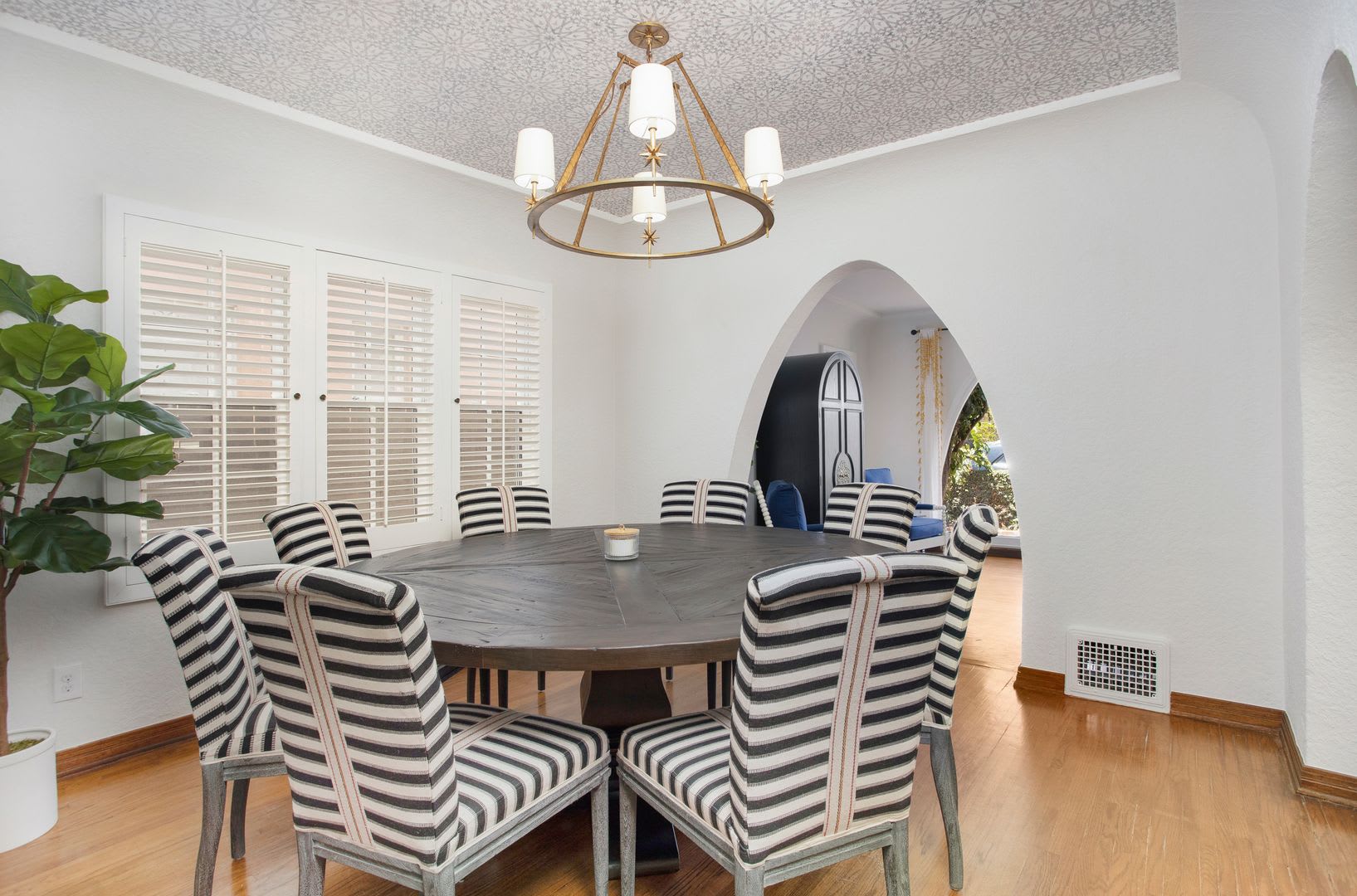 Escape to paradise in the heart of Belmont Shores at VILLA LA VERNE! – photo 3