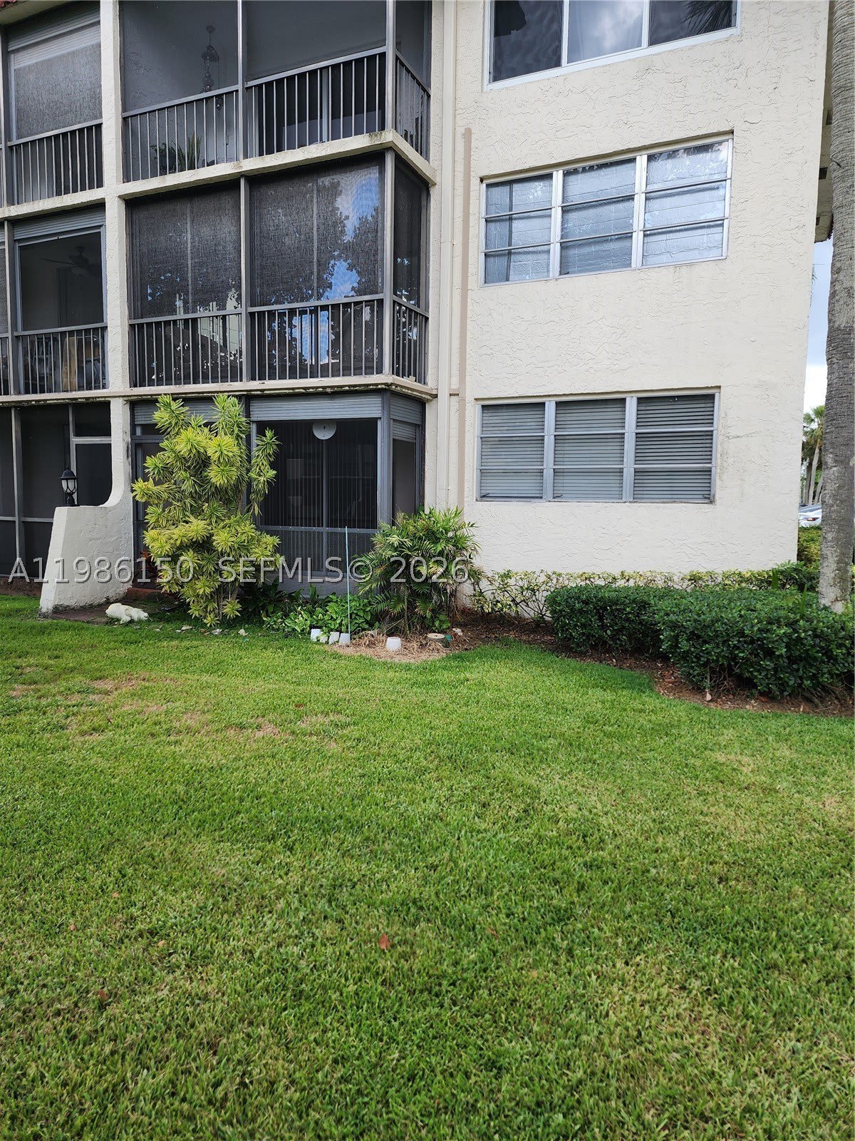 681 S Hollybrook Dr – photo 5