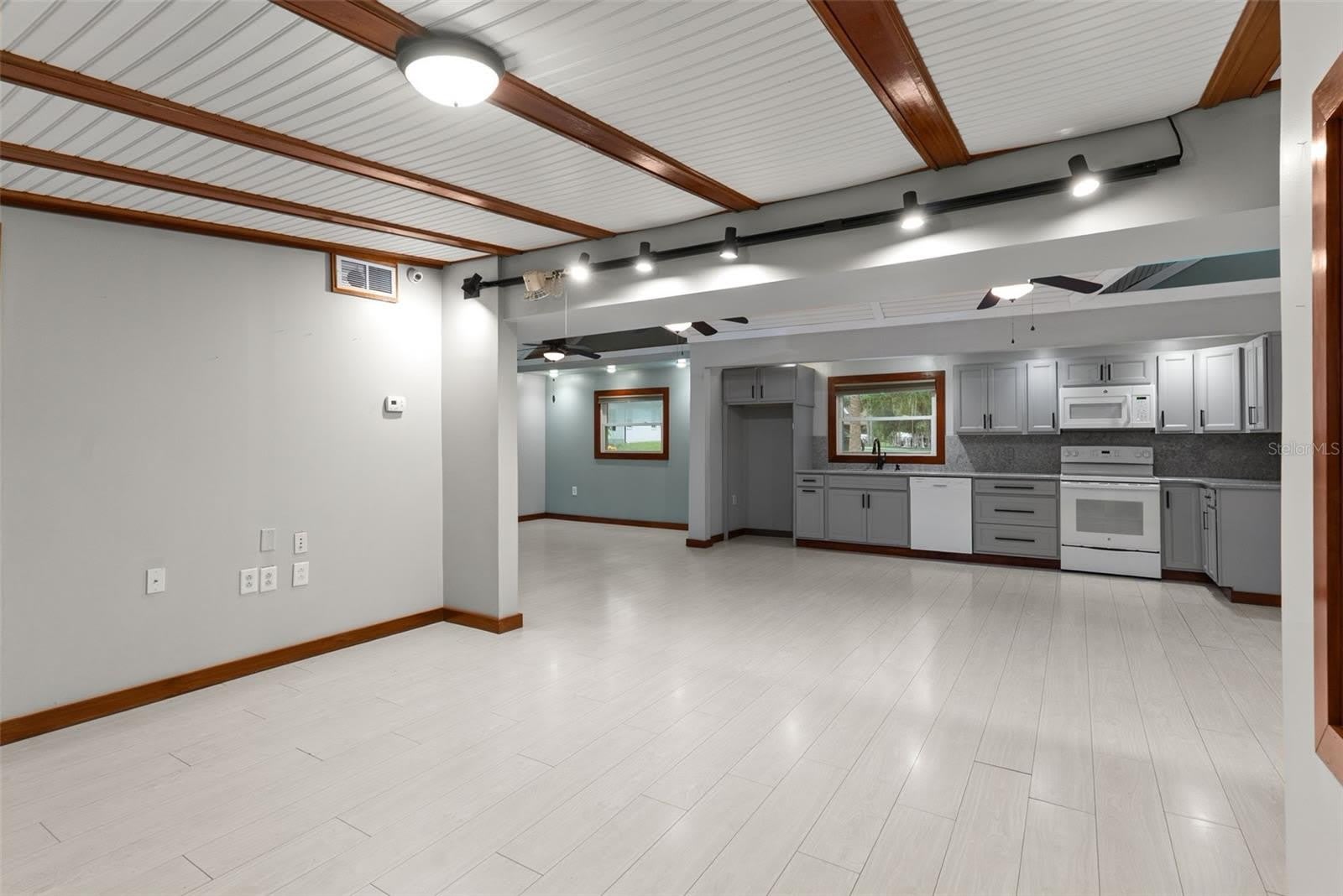 10519 Bridgewood Drive – photo 5