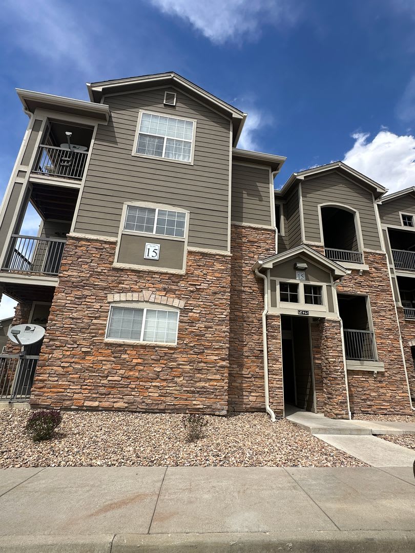 2 bedroom 2 bathroom Condo in Erie – photo 1