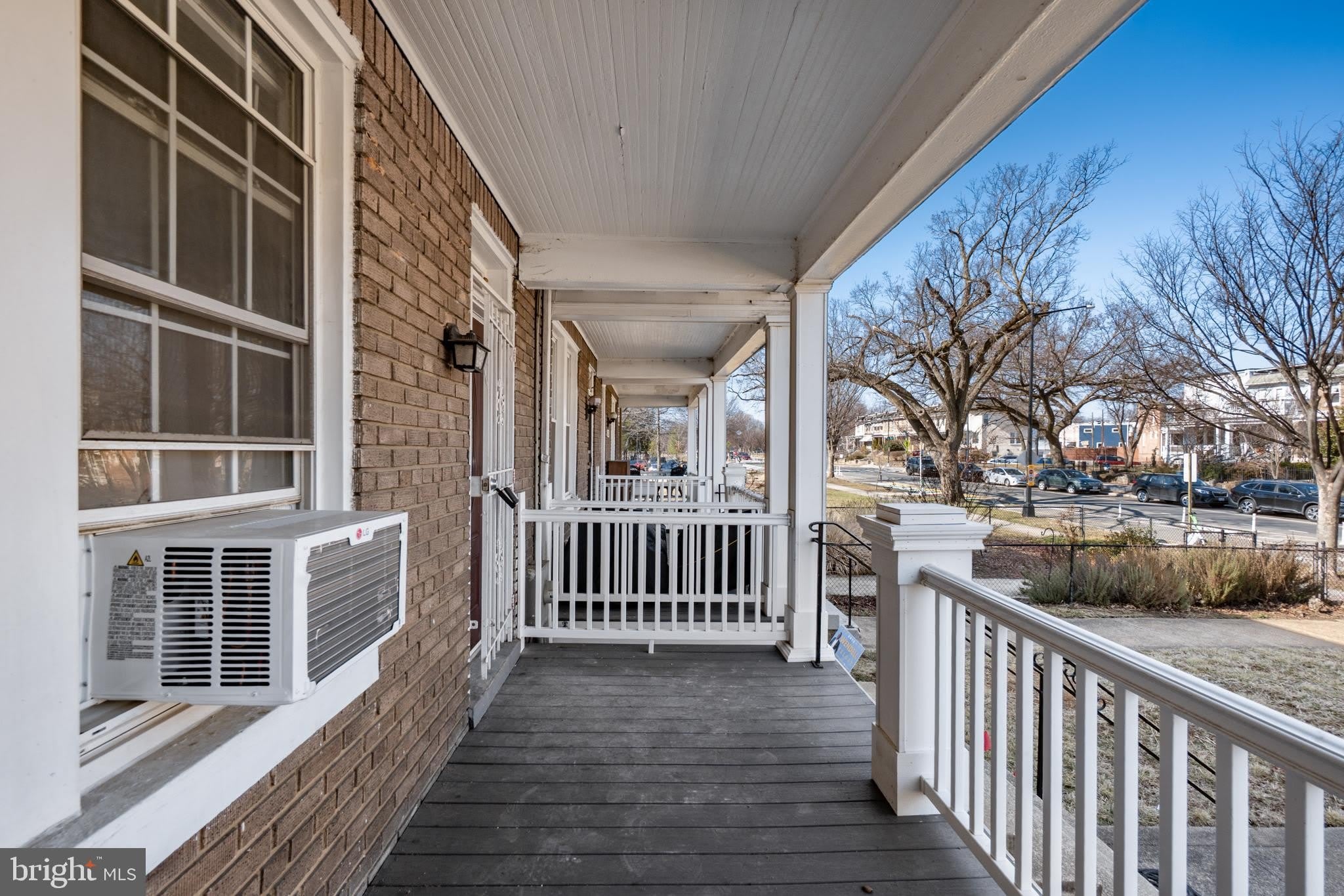 1805 Potomac Avenue Se – photo 2