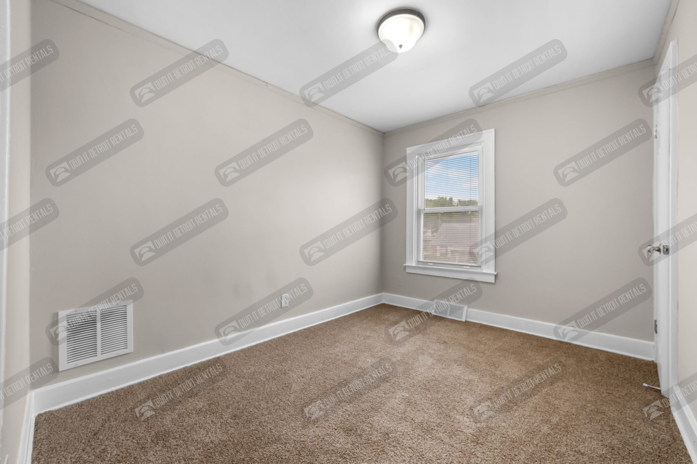 19263 Conley St – photo 3