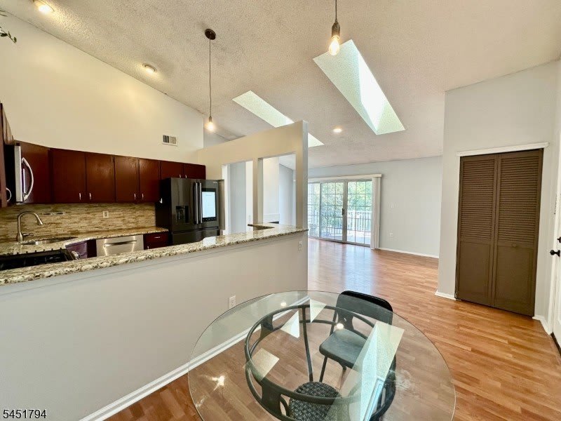 111 Lindsey Ct – photo 1