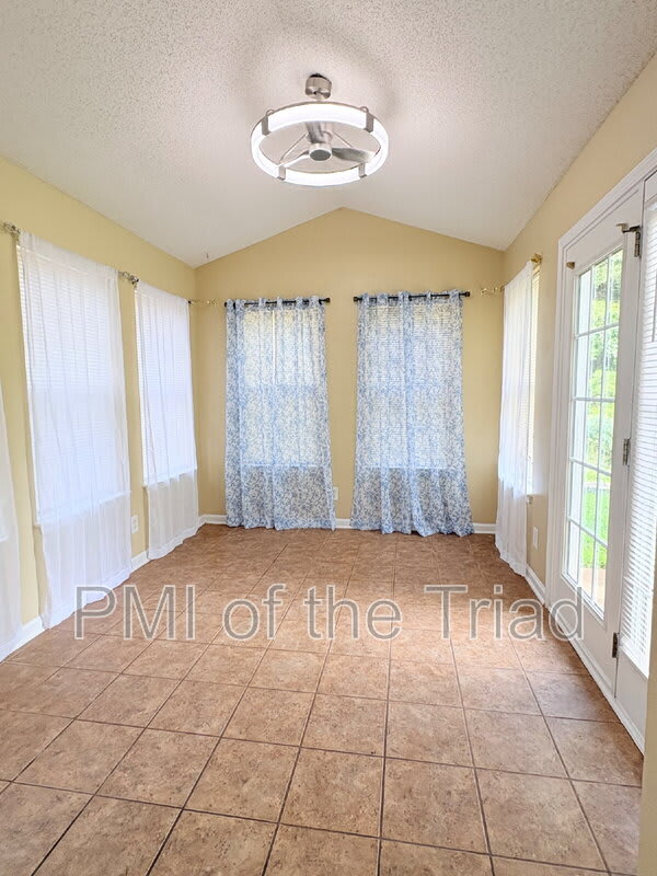 152 Drewsbury Dr – photo 5