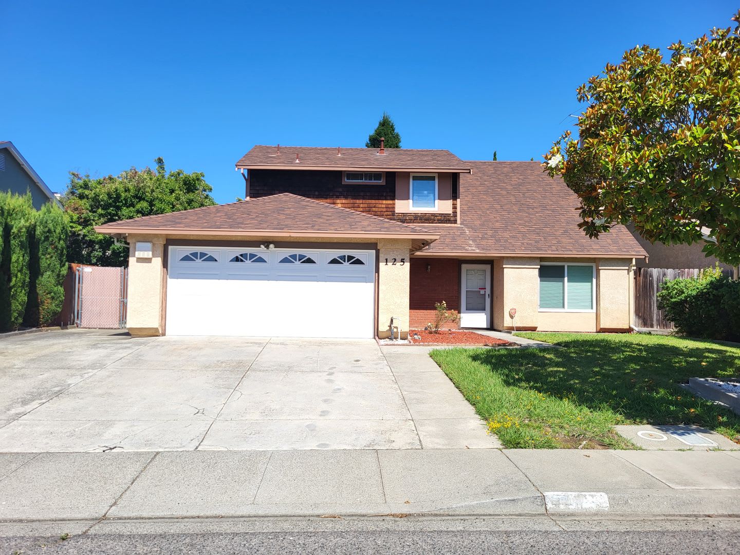 Move In Special 500 Off First Month S Rent Charming 2 Story – photo 1