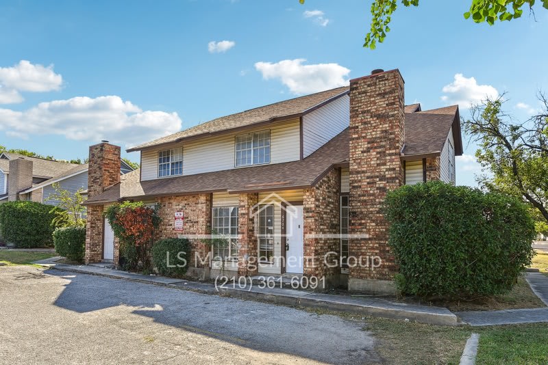 6702 Windsor Hollow Drive – photo 3
